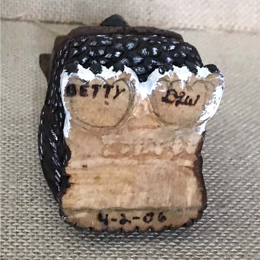 Carved Wood Owl Figurine Bird Cottage Goblin Gremlin Core Wildlife Woodland - Picture 6 of 7